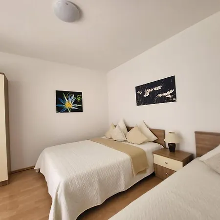 Jelica By Interhome Trogir